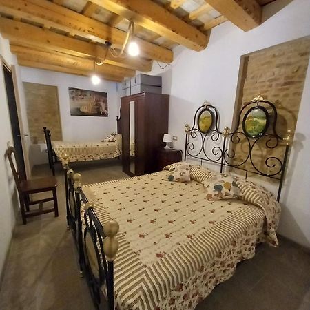 Casa Borgo Fonte Villa Castelleone di Suasa ภายนอก รูปภาพ