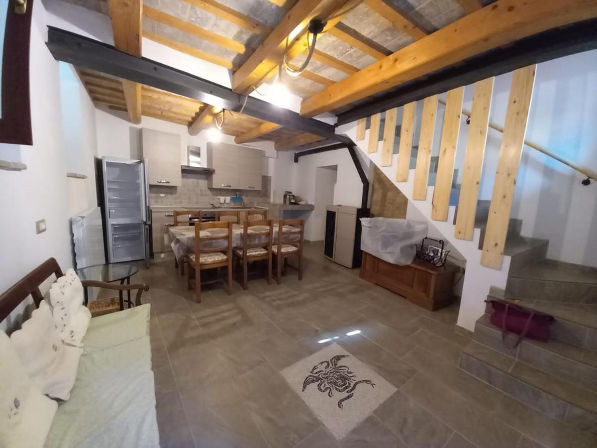 Casa Borgo Fonte Villa Castelleone di Suasa ภายนอก รูปภาพ