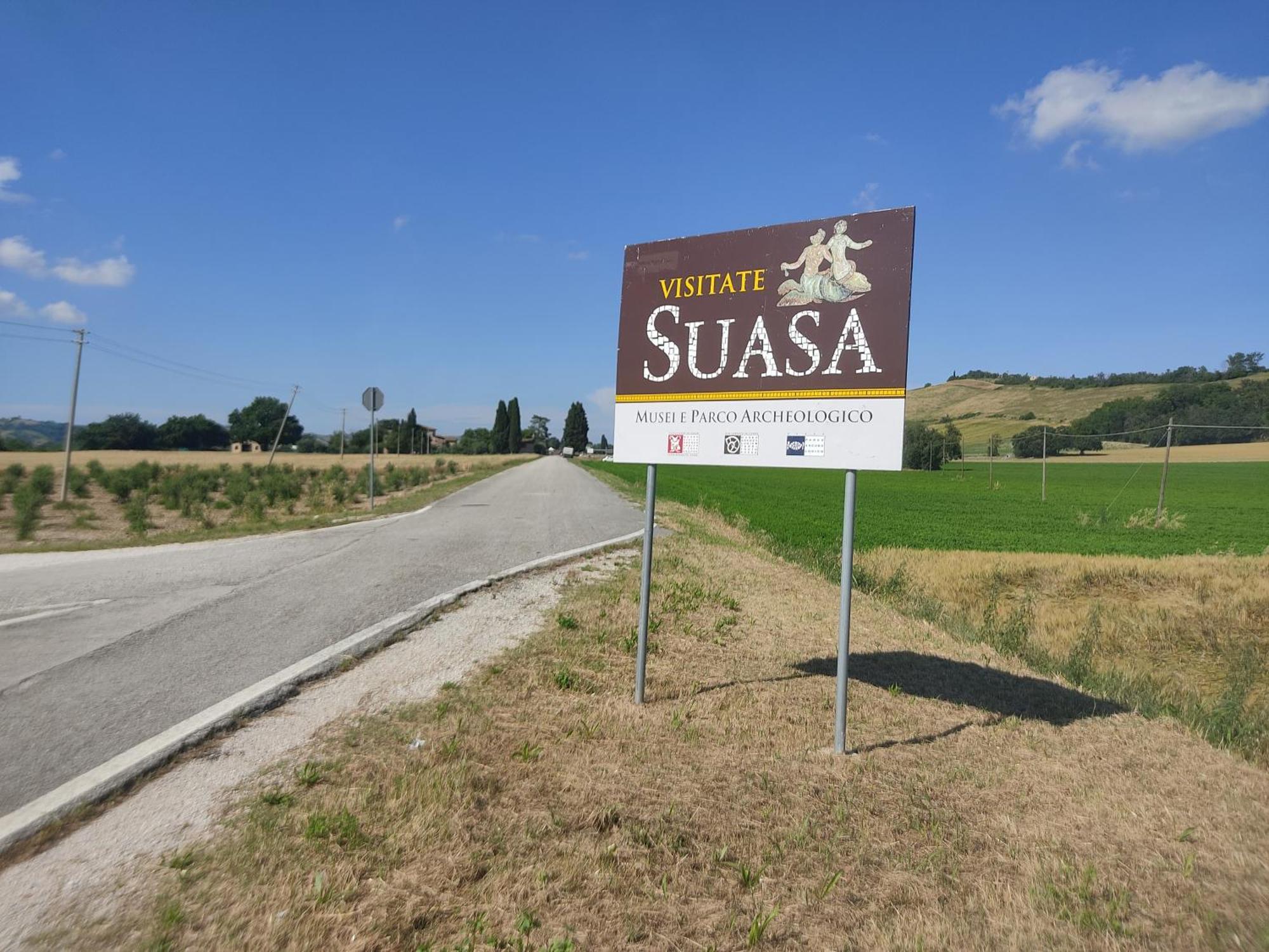 Casa Borgo Fonte Villa Castelleone di Suasa ภายนอก รูปภาพ