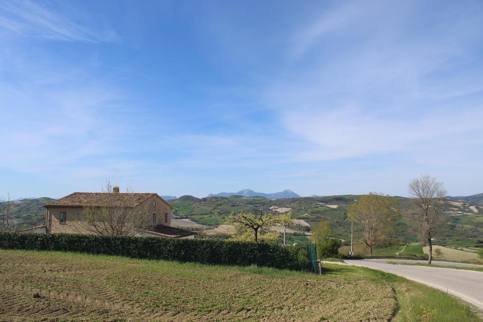 Casa Borgo Fonte Villa Castelleone di Suasa ภายนอก รูปภาพ